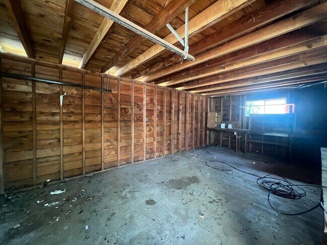 Building Photo - 1836 Myrtle St