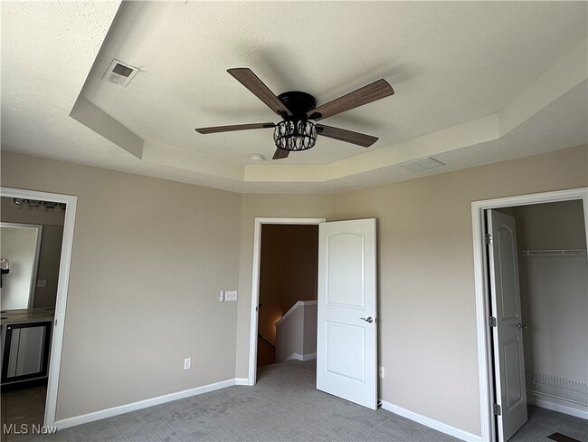 Building Photo - 6140 N Pointe Dr