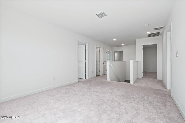 Building Photo - 3023 W Bent Tree Dr