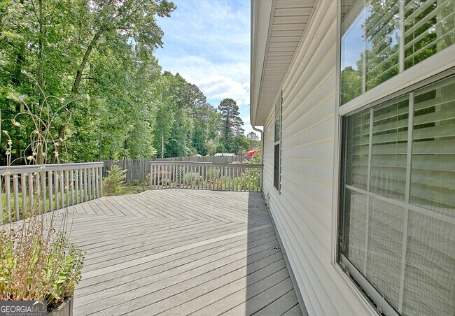 Building Photo - 303 Calgary Dr