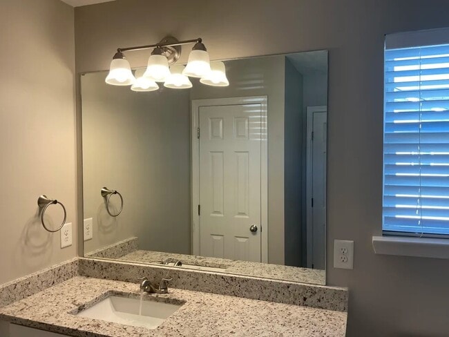 Building Photo - 360 Sarava Ln