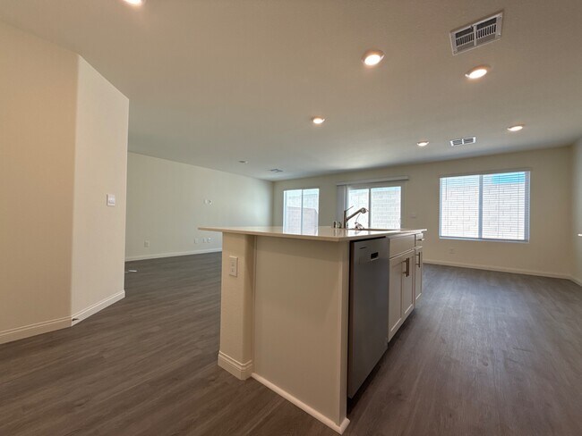 Building Photo - 10415 Ricordi St