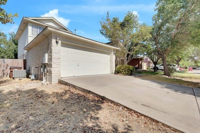 Building Photo - 3735 Castle Rock Dr