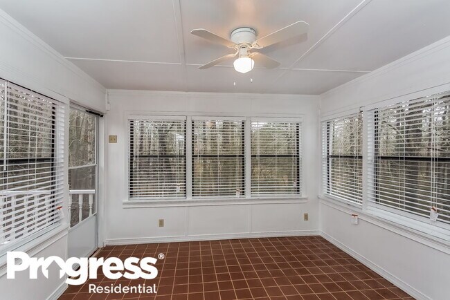 Building Photo - 295 Summertown Dr