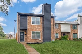 Building Photo - 301 Towne House Ln