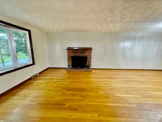 Building Photo - 30 Flynn Rd