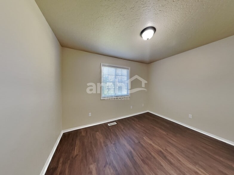 Building Photo - 7702 Bridgeport Dr