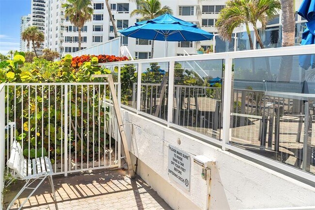 Building Photo - 3700 Galt Ocean Dr