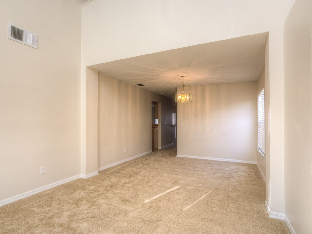 Building Photo - 2217 Heathwood Cir