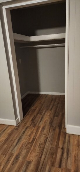 Building Photo - 5319 S Dixie Hwy