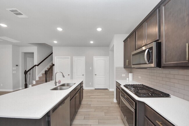 Building Photo - 196 Chestnut Meadow Dr