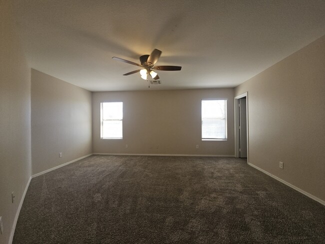 Building Photo - 8547 E Lobo Ave