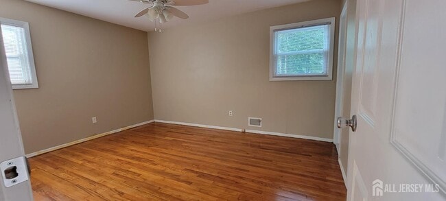 Building Photo - 20 Timber Rd