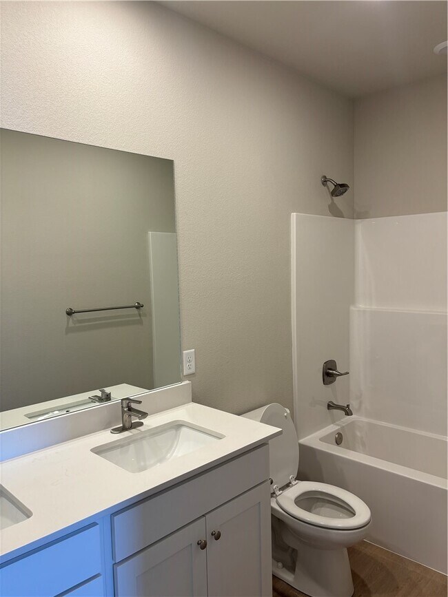 Building Photo - 1303 SW Poigai Wy