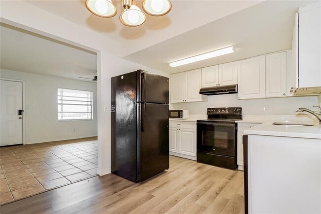 Building Photo - 2740 38th St S