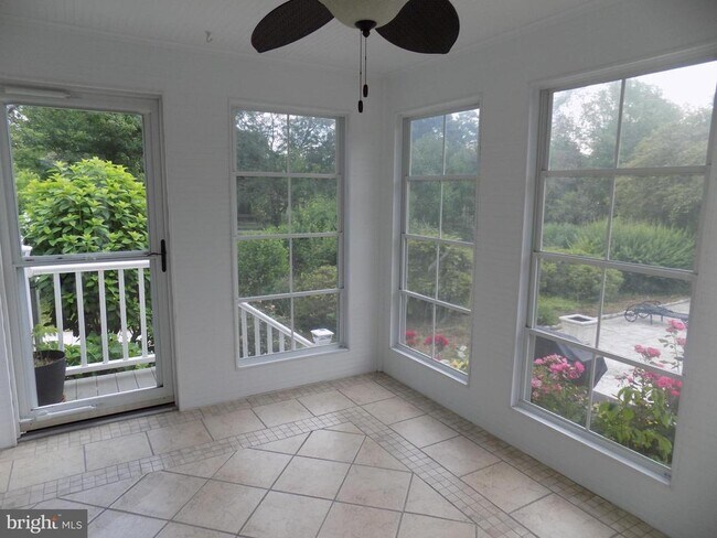 Building Photo - 313 Glenville Rd