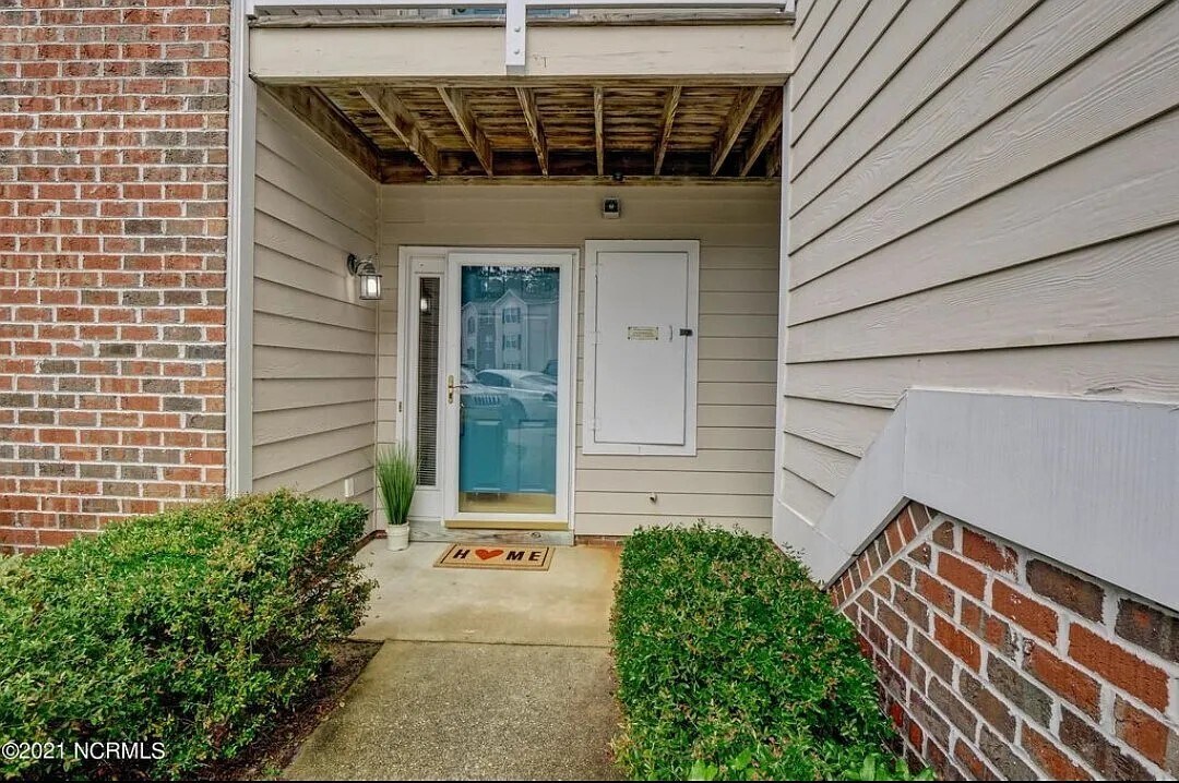 Building Photo - 906 Litchfield Way