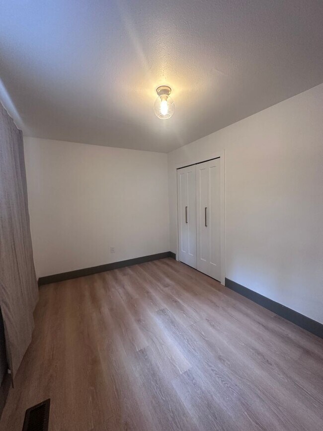 Building Photo - Pet Friendly Tahoe Island Home
