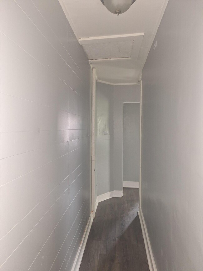 Building Photo - 37 S Hamilton St