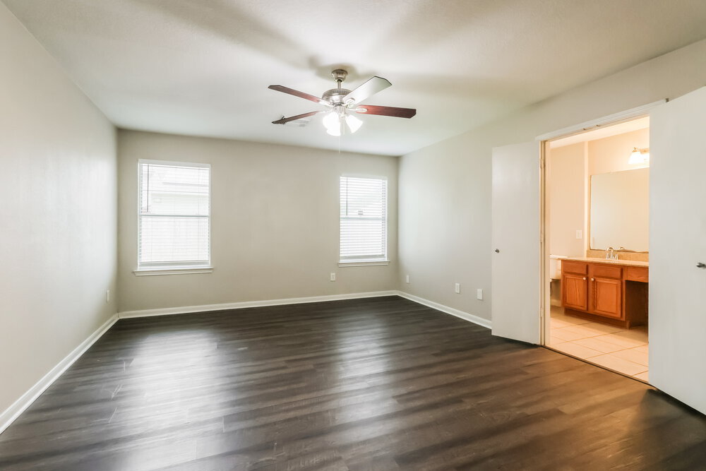 Building Photo - 23503 Maple View Dr