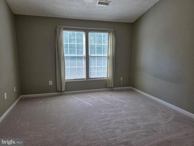 Building Photo - 705 Pine Drift Dr