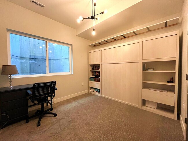 Building Photo - Central Park Summer Rental: Beautiful, Fully Furnished 5Bd/4.5Ba House