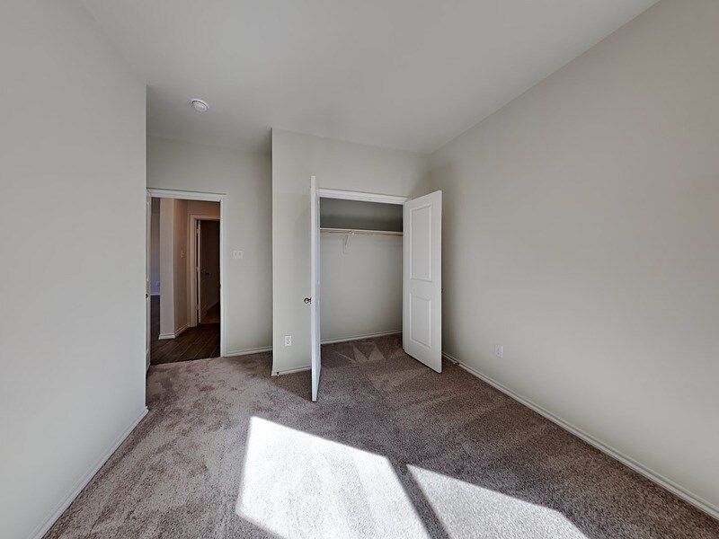 Building Photo - 1629 Briar Hunt Dr