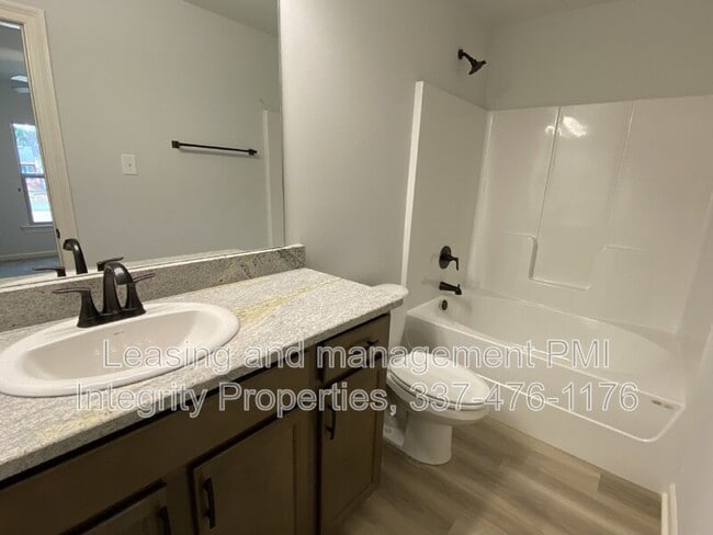 Building Photo - 204 Armstrong Dr