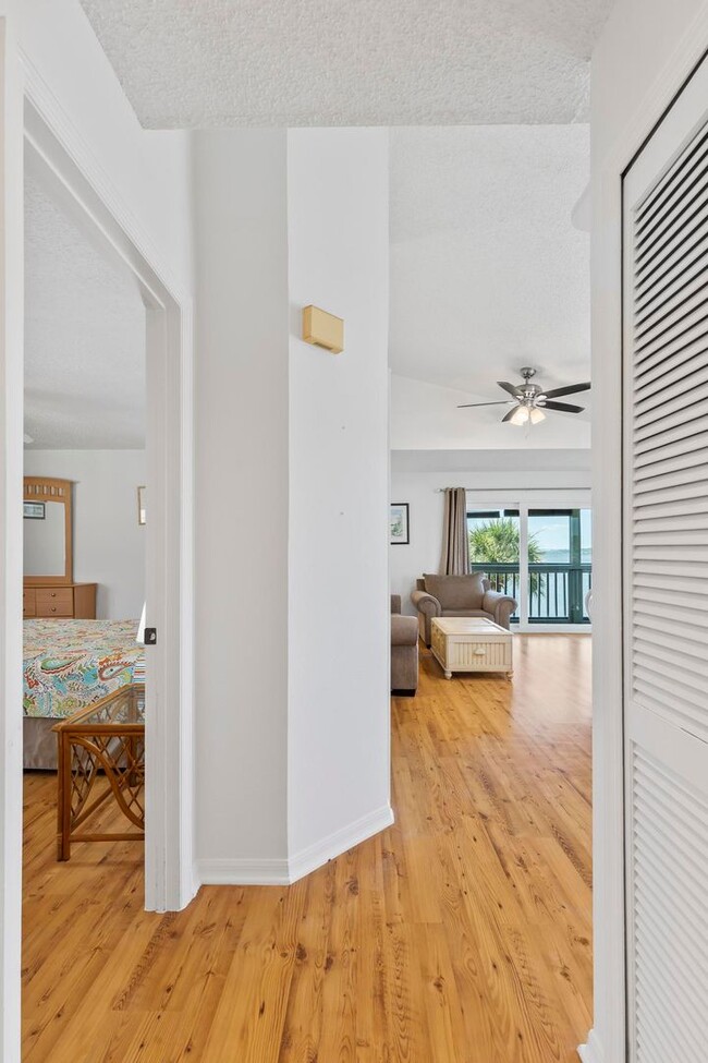Building Photo - Fully Furnished Long Term Rental