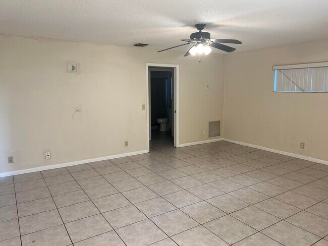 Building Photo - 23 Crossings Cir