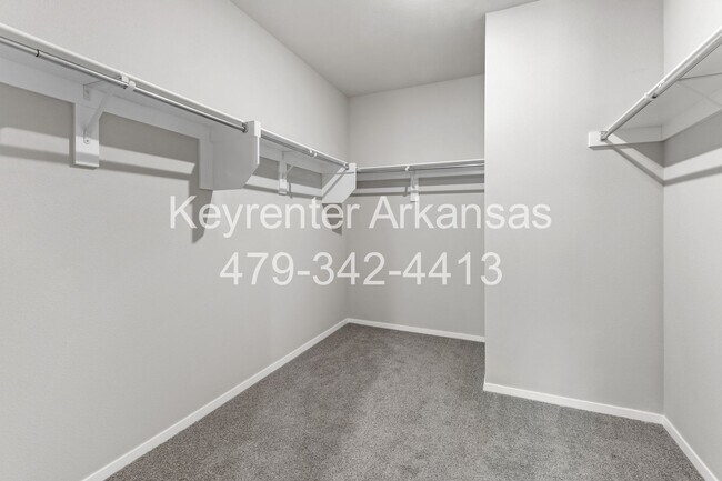 Building Photo - 920 Morningside Dr