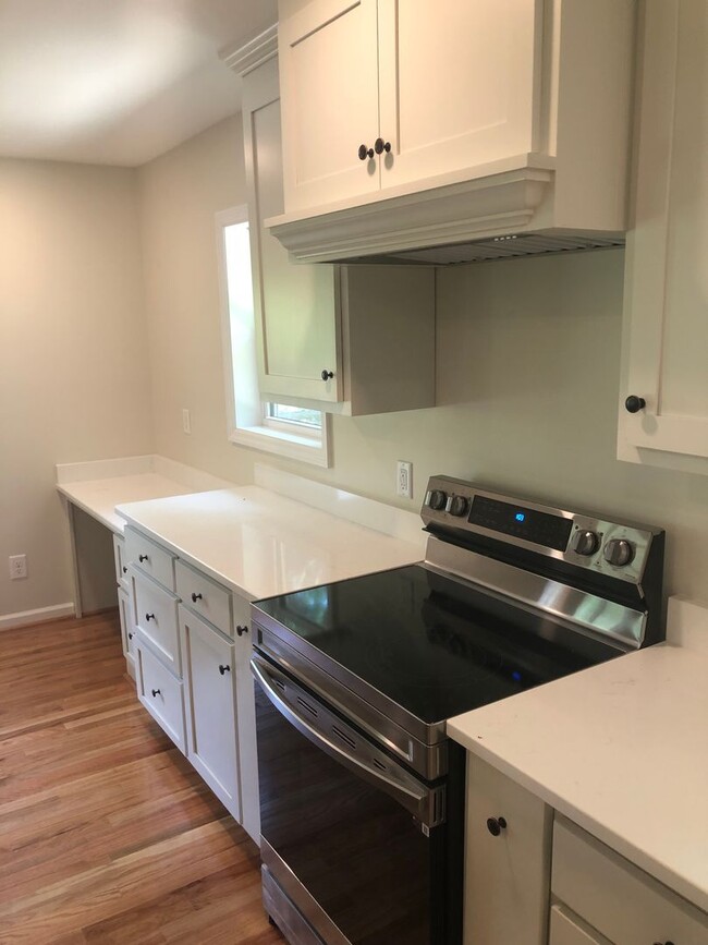 Building Photo - 5524 Rodgers Dr