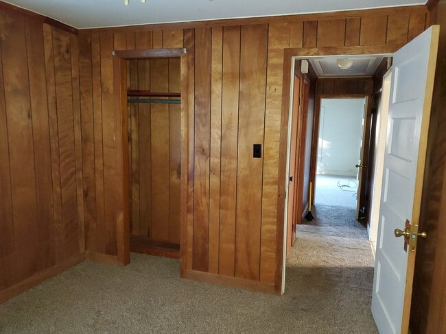 Building Photo - Lots of Space