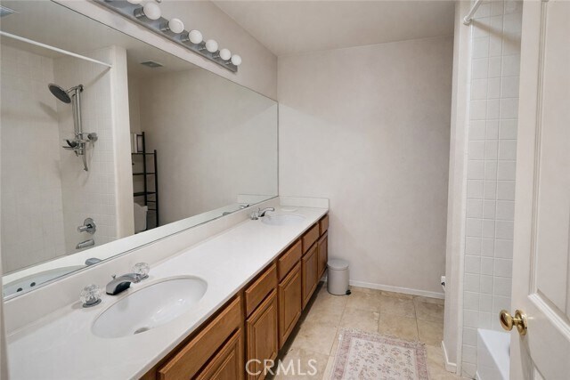 Building Photo - 5637 Redwood Ave