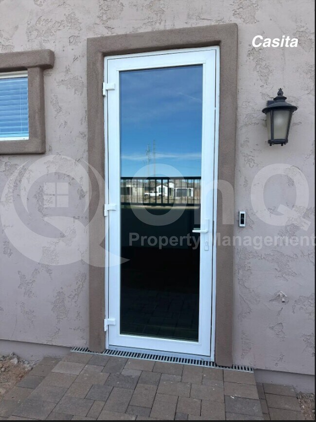 Building Photo - 3303 S Piedra Cir