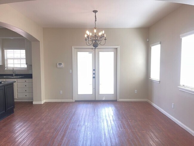 Building Photo - Duplex in South Lubbock