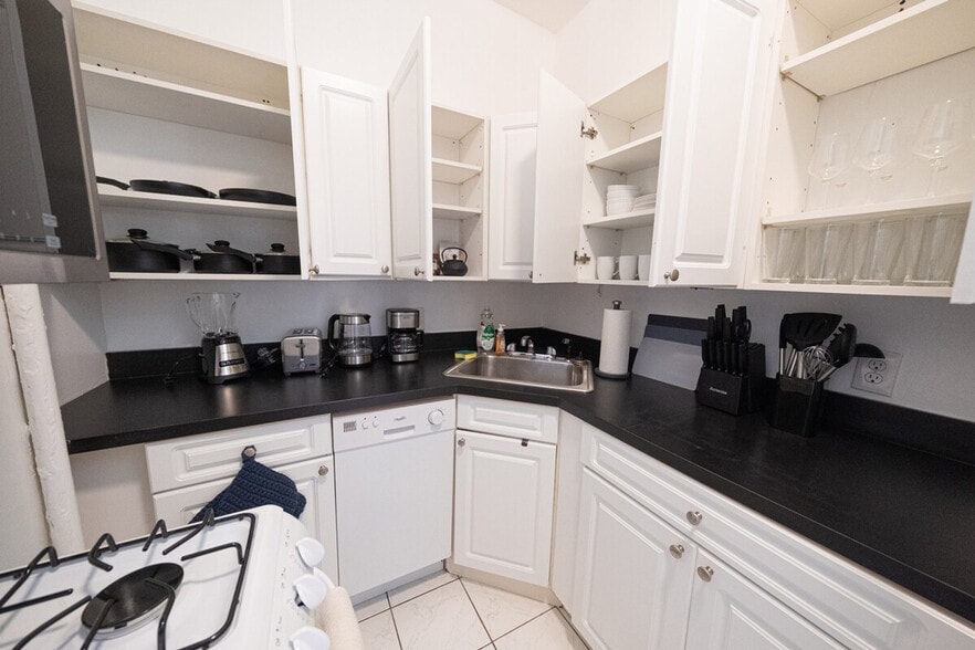 Building Photo - 125 La Salle St