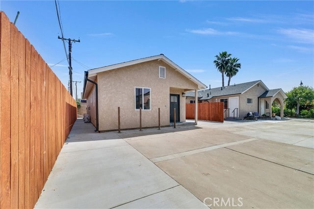 Building Photo - 2305 Sesmas St