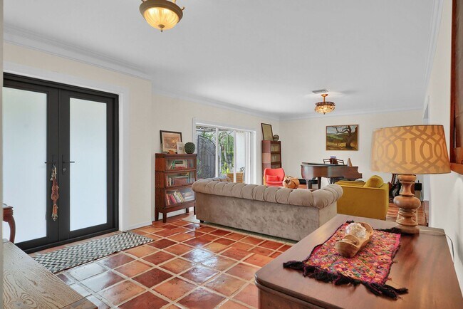 Building Photo - 15280 SW 72nd Ave