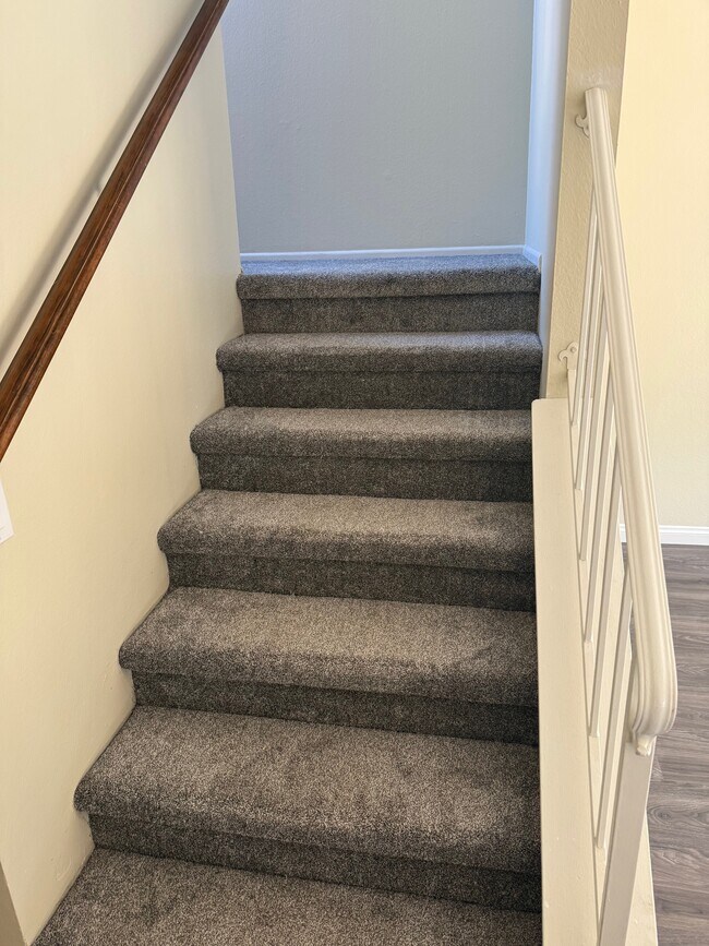 Building Photo - 440 W Santa Barbara St