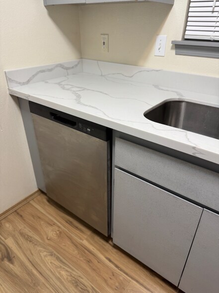 Building Photo - 9611 161st St E