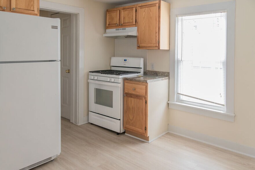 Kitchen - 142 Neal St