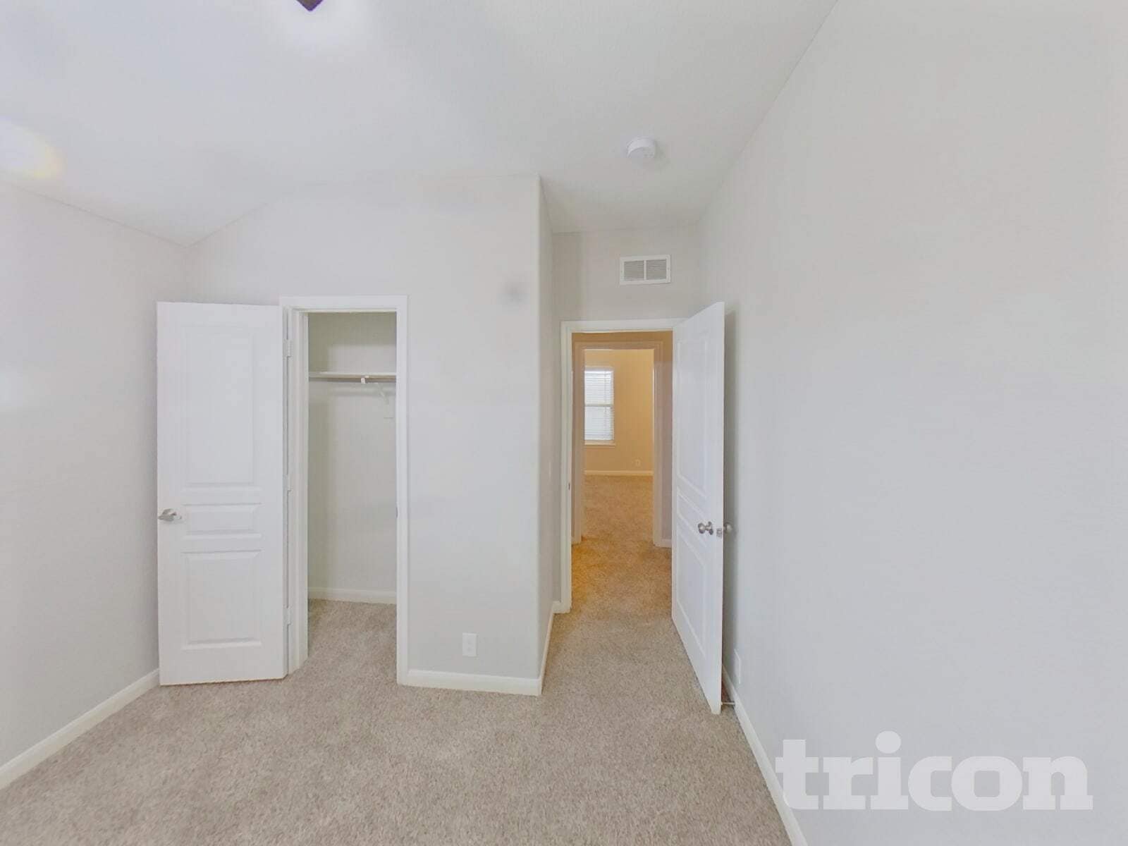 Building Photo - 423 Hayes St