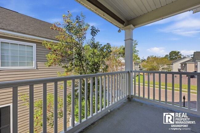 Building Photo - 4BR | 2.5BA | Balcony | Fenced Yard