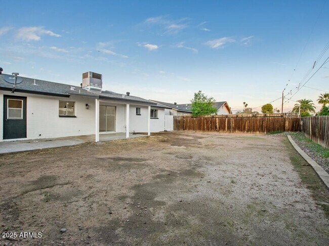 Building Photo - Mesa remodeled home