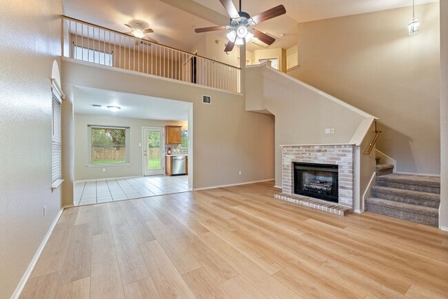 Building Photo - Beautiful 3 bedroom, 2.5 bathroom home in Avery Ranch West!!!