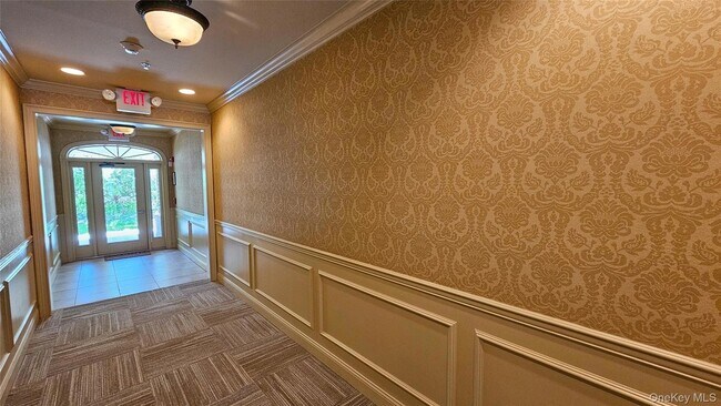 Building Photo - 306 Canter Ct