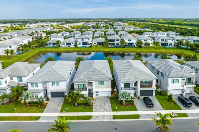 Building Photo - 17533 Sparkling River Rd