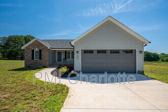 Building Photo - 2128 Chatfield Rd