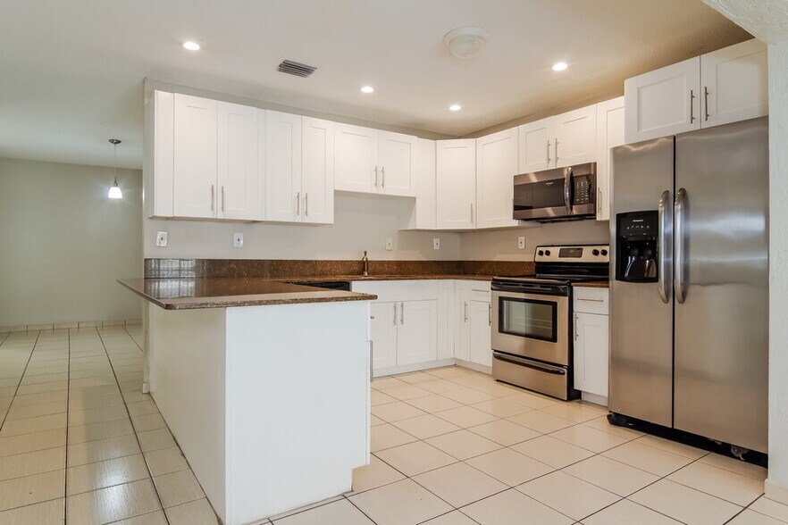 Building Photo - 10724 SW 144th Ct